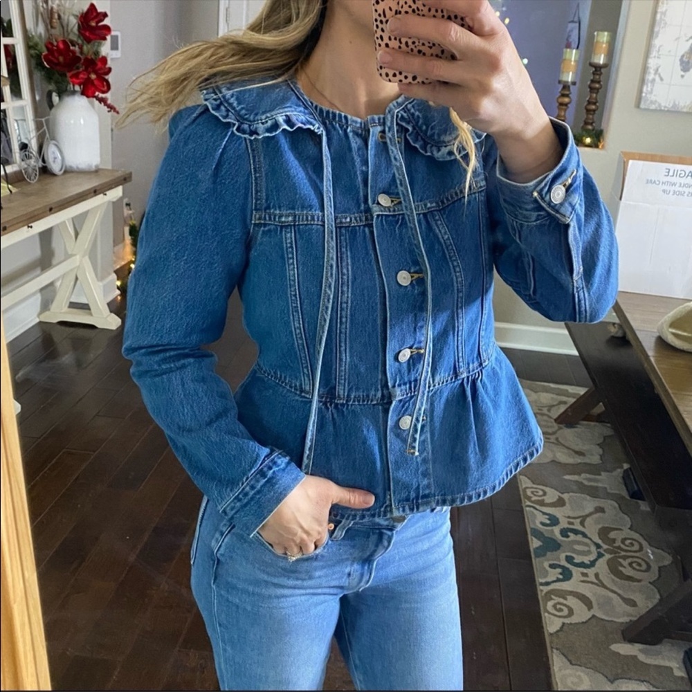Levi's Blue Jean Jacket with Ruffle Collar - Picture 14 of 15